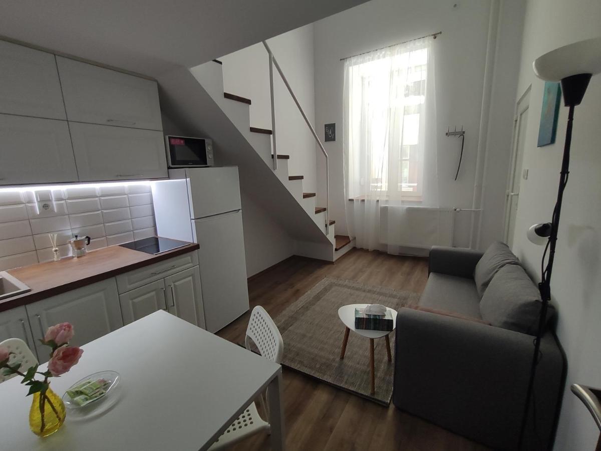 Kossuth Garden Apartment Debrecen Bagian luar foto