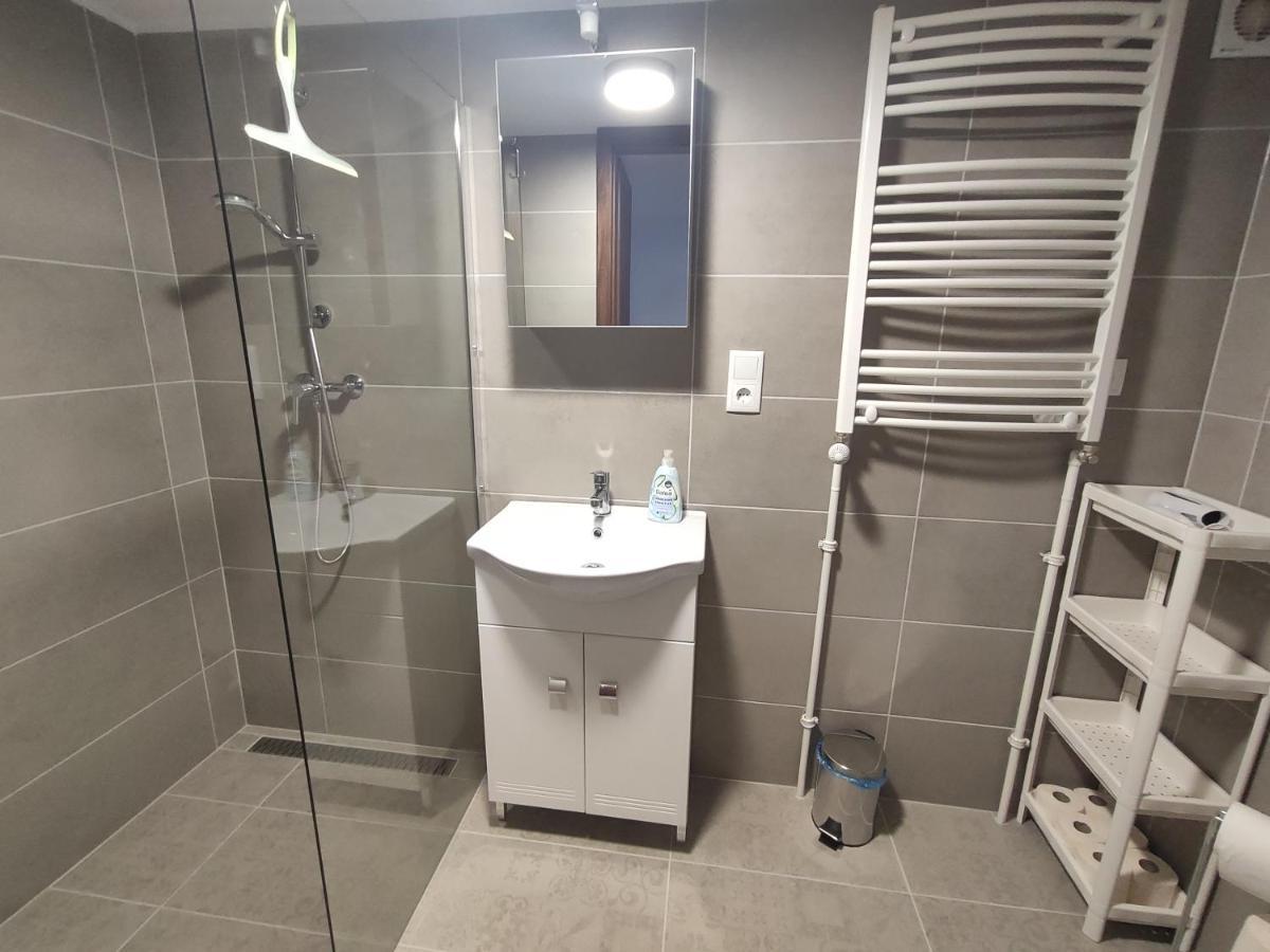 Kossuth Garden Apartment Debrecen Bagian luar foto