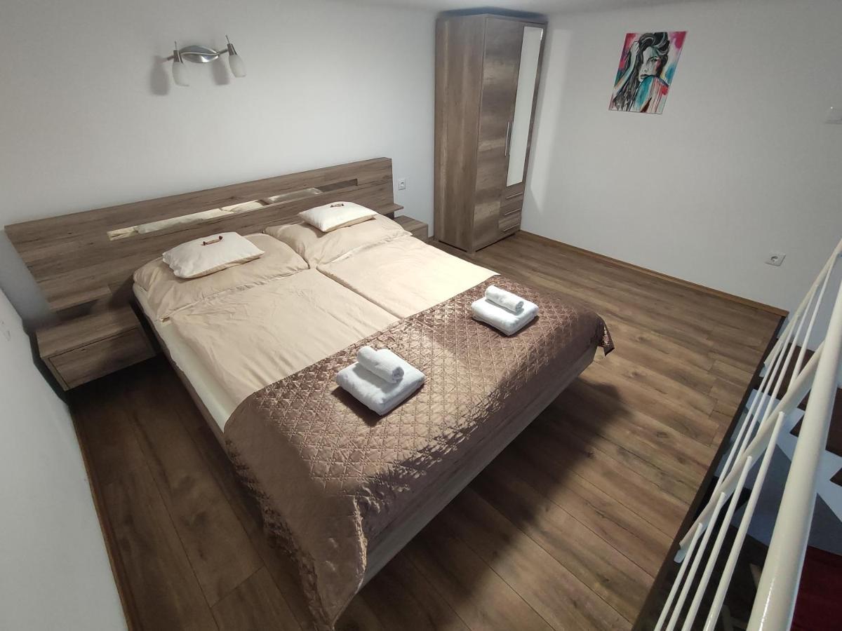 Kossuth Garden Apartment Debrecen Bagian luar foto