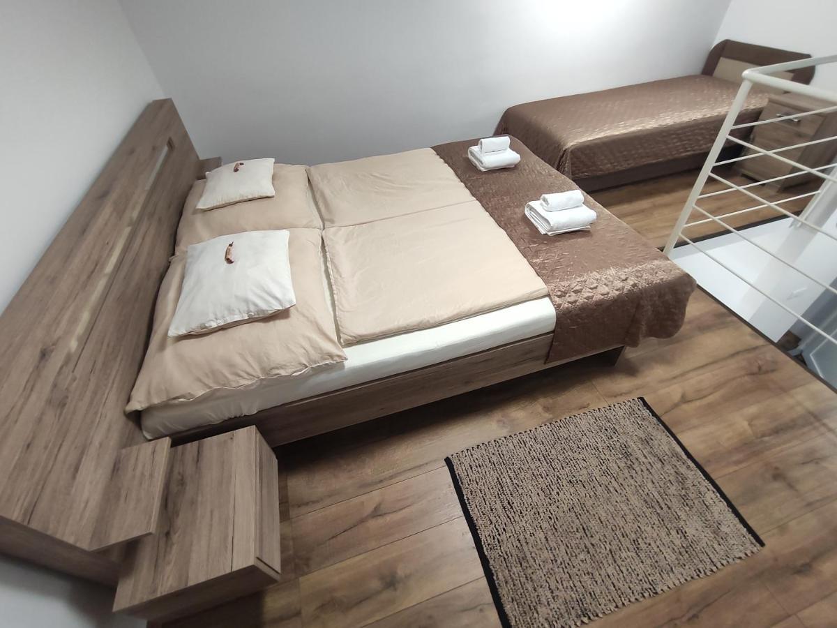 Kossuth Garden Apartment Debrecen Bagian luar foto